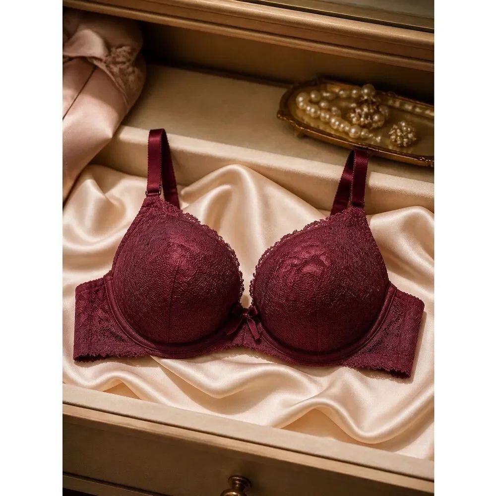VINTAGE PURPLE VICTORIAS SECRET NON PADDED LACE BR